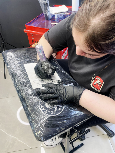 Practica in cadrul cursului de tatuator 
